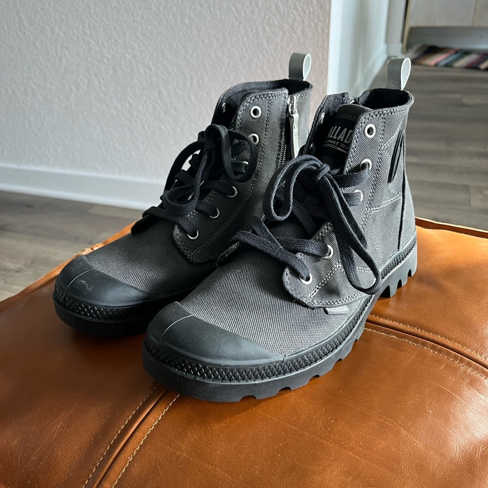 PALLADIUM BOOTIE NWOT